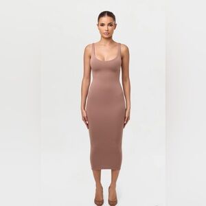 naked wardrobe Mauve Taupe Scoop Neck Midi Dress